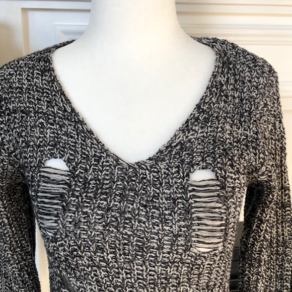 🌺dark grey/grey distressed v neck sweater🌺 - Picture 3 of 6